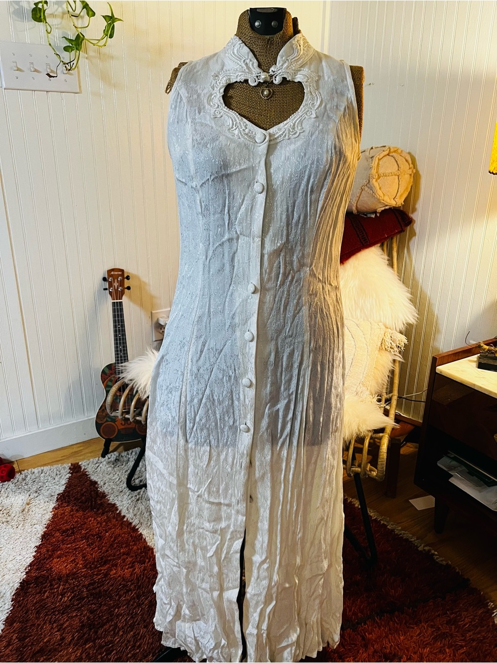 VTG cottage-core Lace-Trim White Sleeveless Button-Front Maxi dress